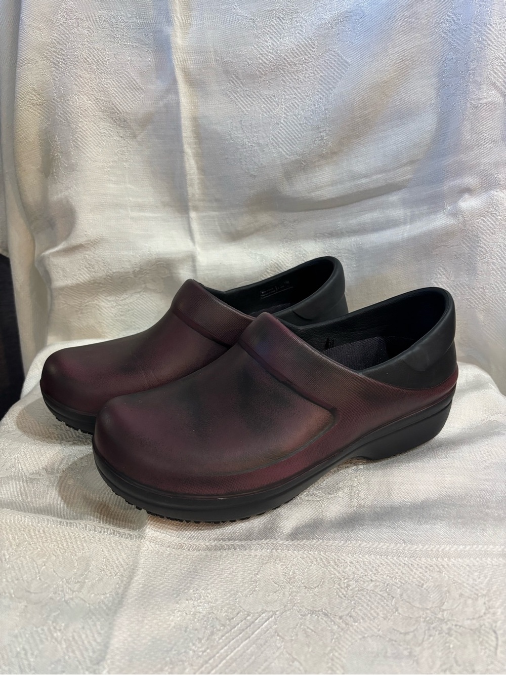 CROCS Neria Pro II Dual Comfort Clogs Size 6